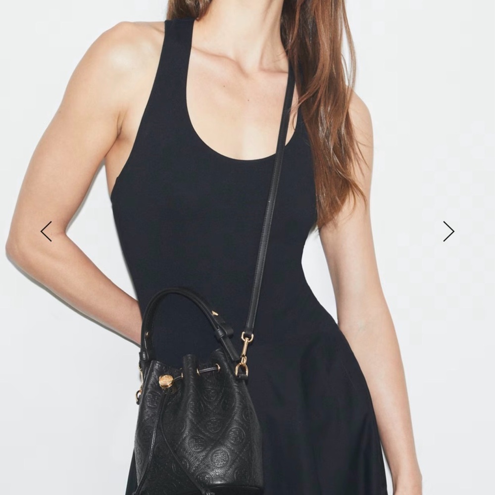 Tory Burch T Monogram Leather Bucket Bag in Mini - Picture 2 of 5